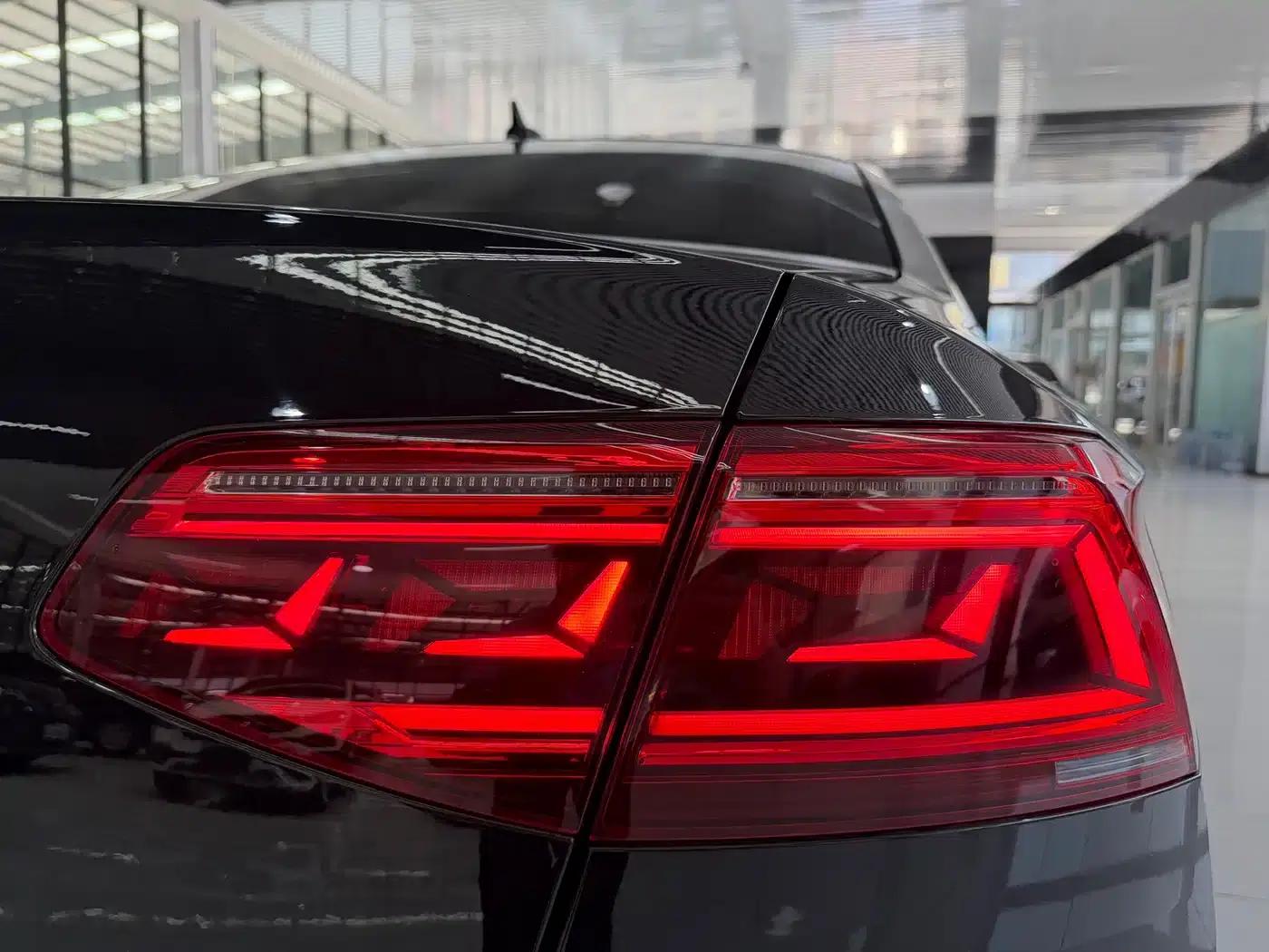 Volkswagen Passat 2021 330TSI DSG 30th Anniversary Edition — миниатюра 11