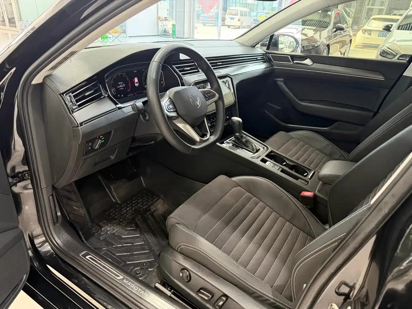 Volkswagen Passat 2021 330TSI DSG 30th Anniversary Edition — миниатюра 6