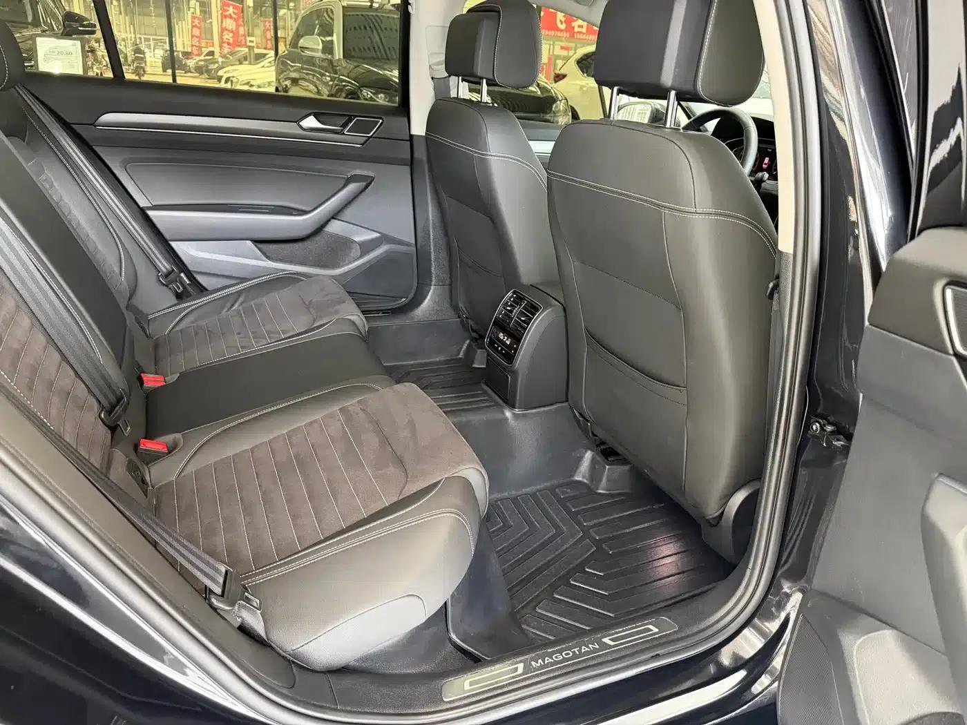 Volkswagen Passat 2021 330TSI DSG 30th Anniversary Edition — миниатюра 8