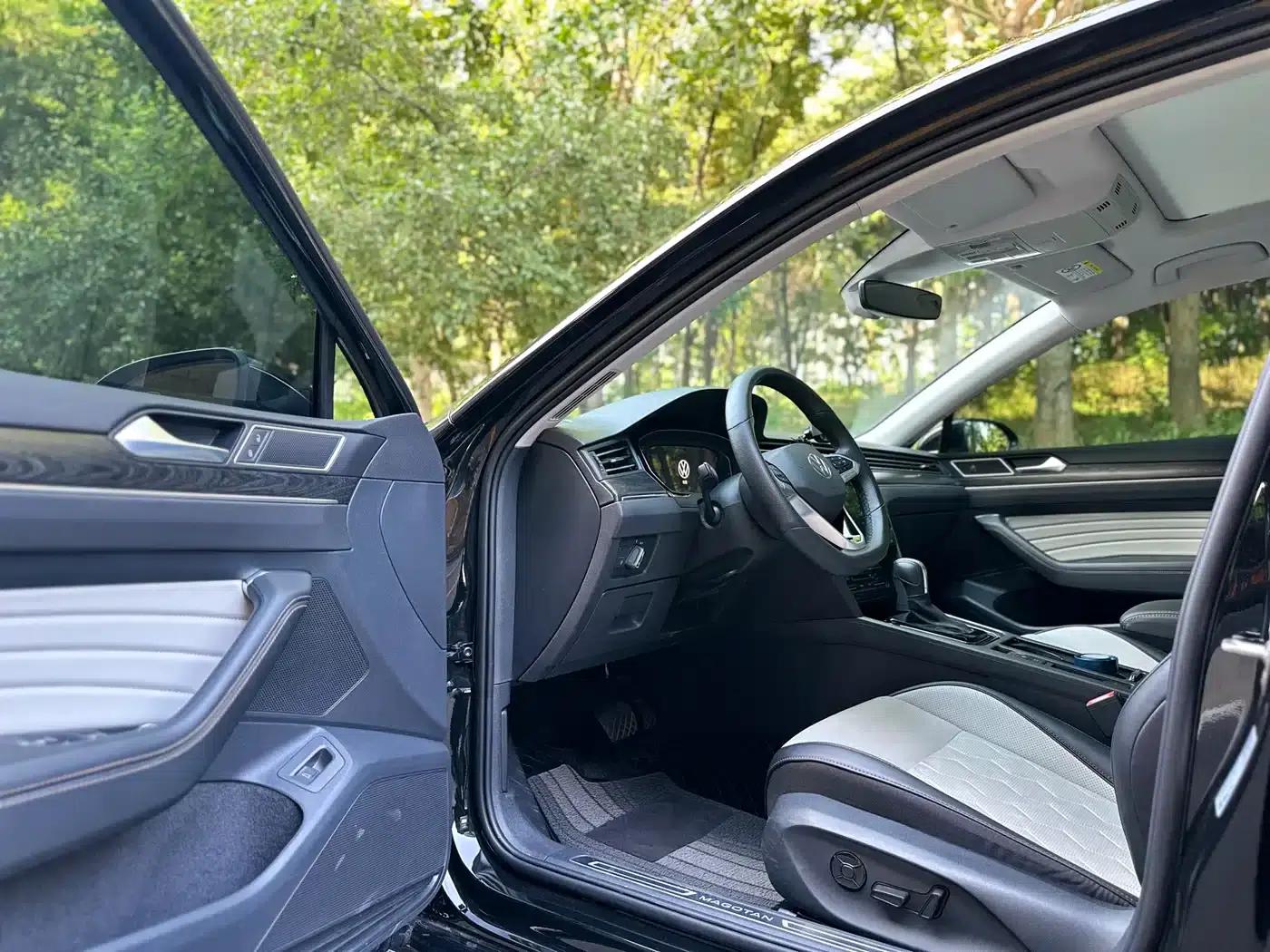 2026 Volkswagen Magotan 30 Million Unit Selection Edition 380TSI DSG Luxury — миниатюра 3