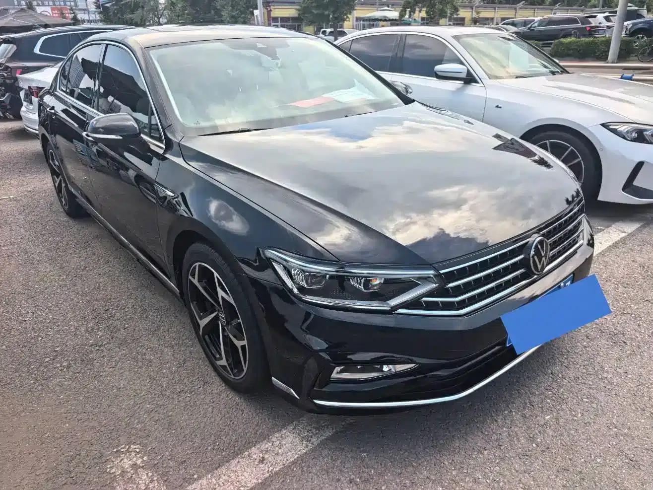 Volkswagen Magotan 2023 2 Millionth Unit Commemorative Edition 330TSI DSG Leading Model — миниатюра 2