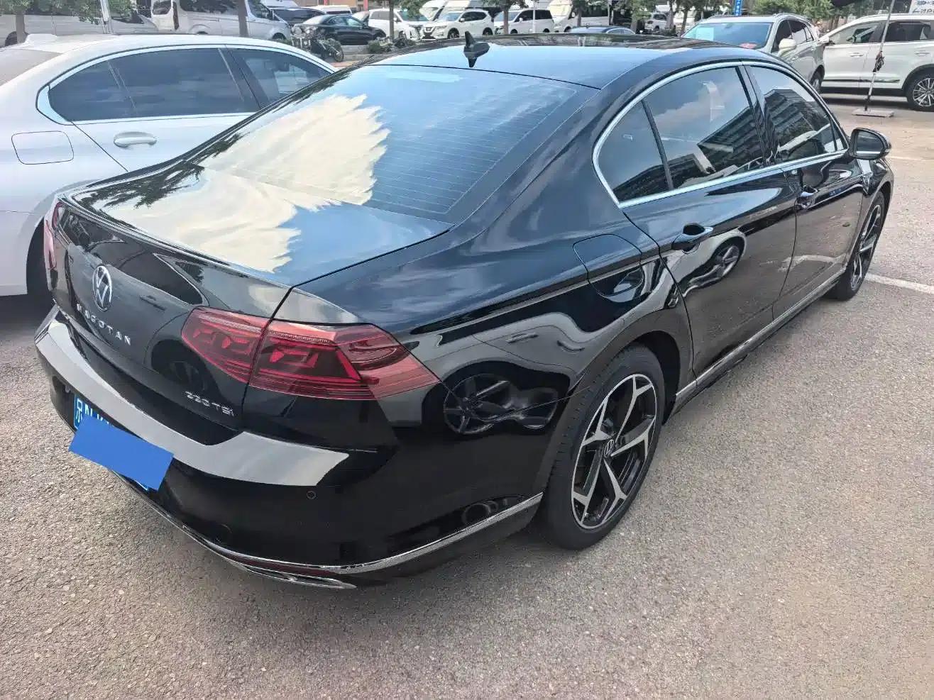 Volkswagen Magotan 2023 2 Millionth Unit Commemorative Edition 330TSI DSG Leading Model — миниатюра 4