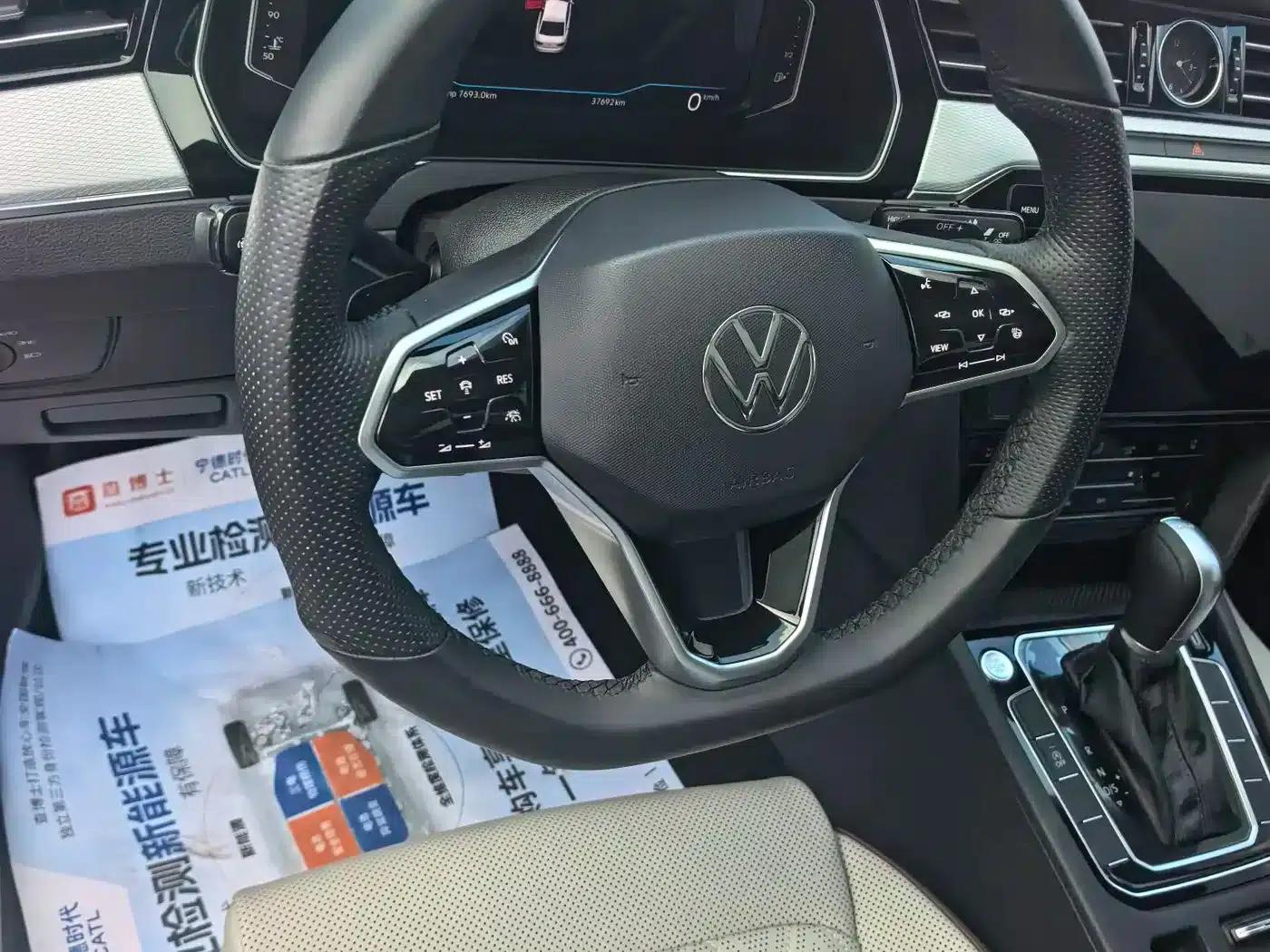 Volkswagen Magotan 2023 2 Millionth Unit Commemorative Edition 330TSI DSG Leading Model — миниатюра 7