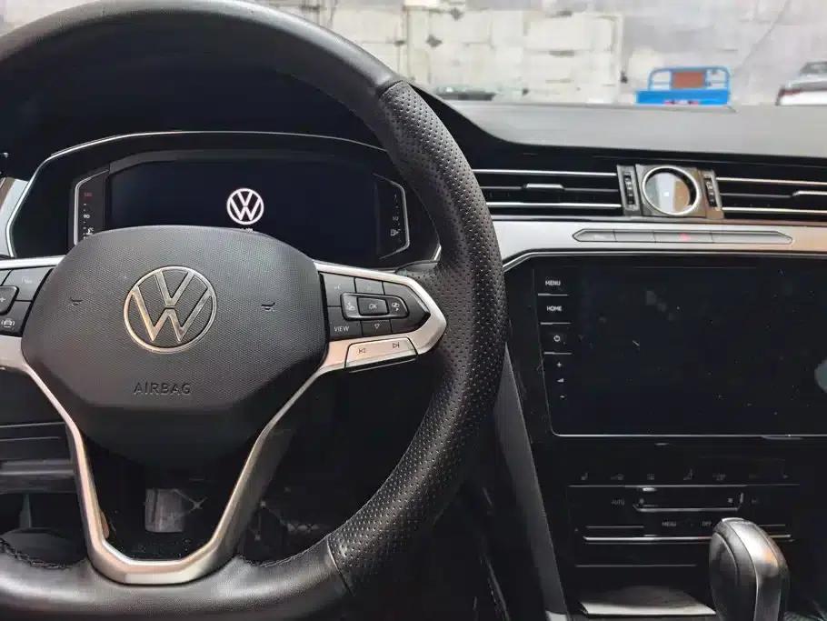 2020 Volkswagen Passat 330TSI DSG Luxury — миниатюра 12