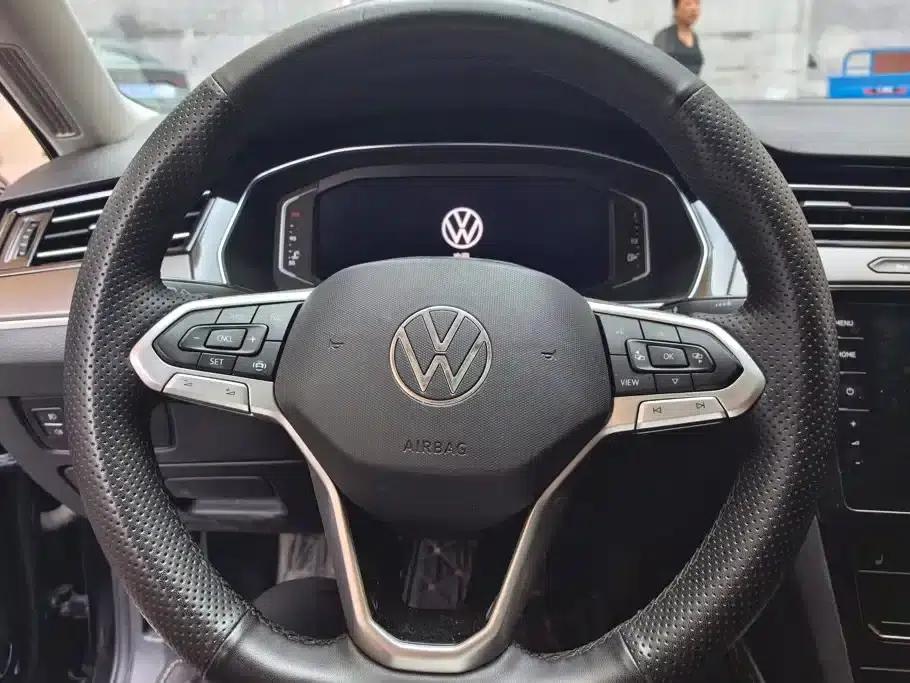 2020 Volkswagen Passat 330TSI DSG Luxury — миниатюра 15