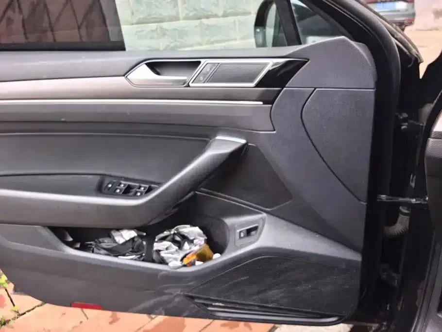2020 Volkswagen Passat 330TSI DSG Luxury — миниатюра 7