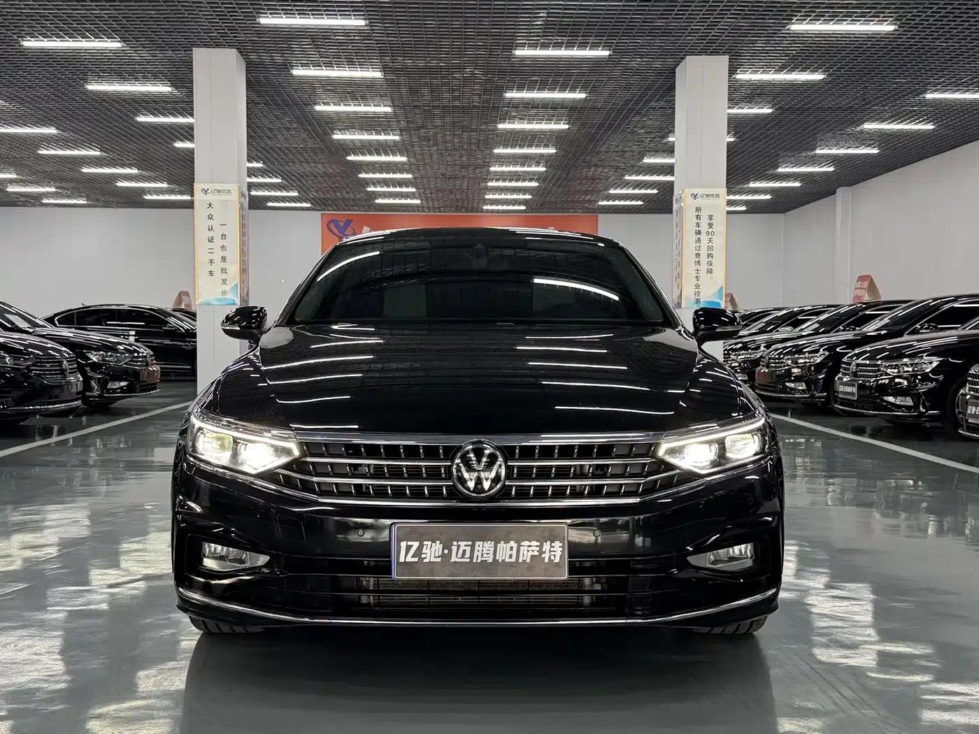 Volkswagen Magotan 2023 2 Millionth Unit Commemorative Edition 380TSI DSG Flagship Model — миниатюра 2