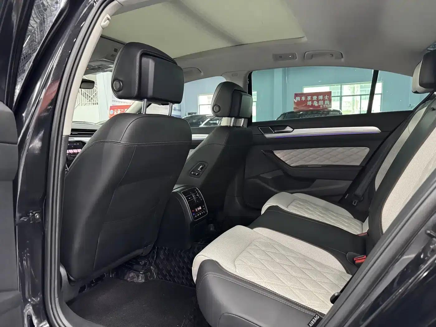 Volkswagen Magotan 2023 2 Millionth Unit Commemorative Edition 380TSI DSG Flagship Model — миниатюра 5