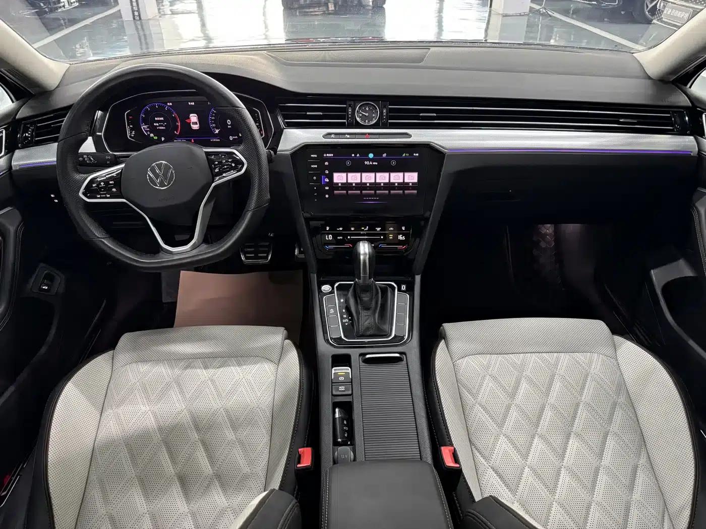 Volkswagen Magotan 2023 2 Millionth Unit Commemorative Edition 380TSI DSG Flagship Model — миниатюра 6