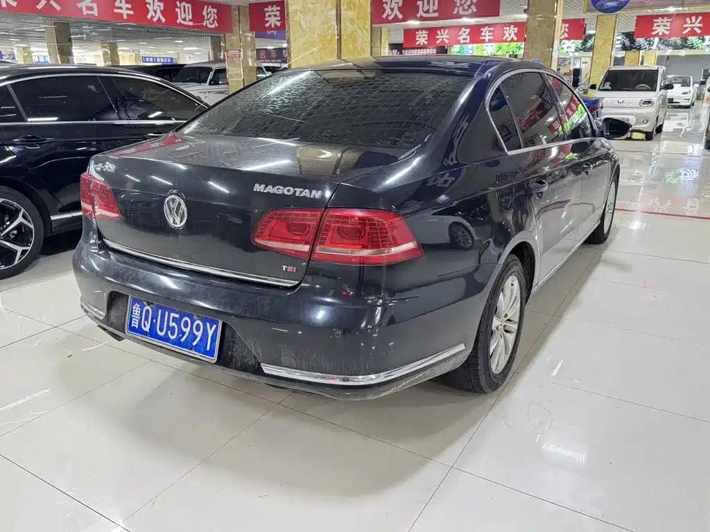 2013 Volkswagen Passat 1.8TSI Leading Edition — миниатюра 4