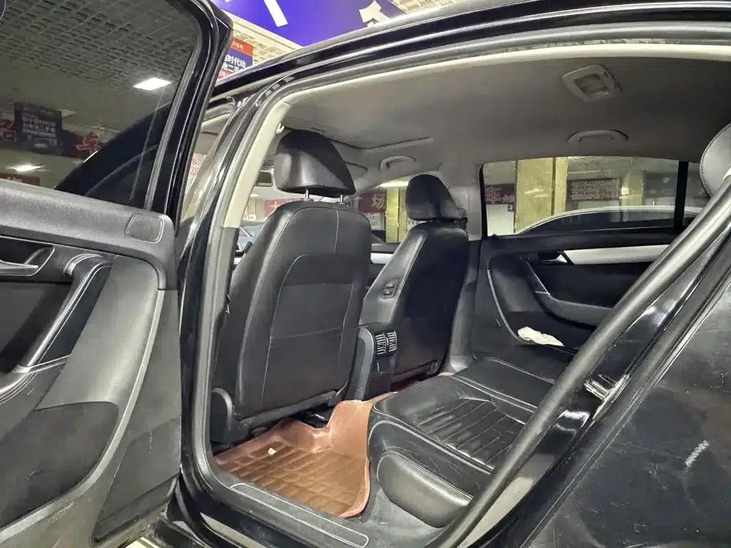 2013 Volkswagen Passat 1.8TSI Leading Edition — миниатюра 8