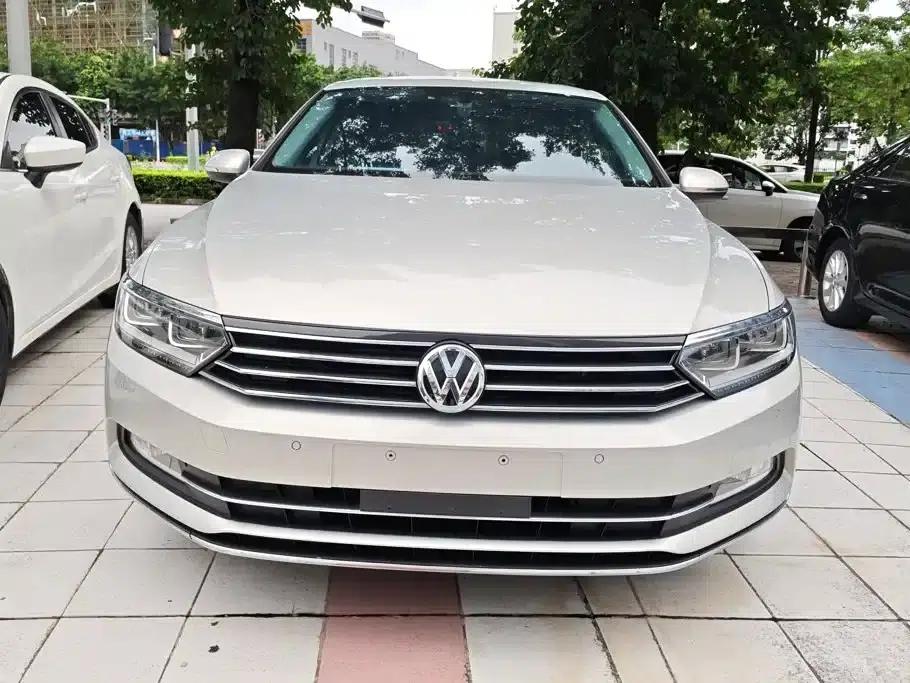 2017 Volkswagen Passat 380TSI DSG Luxury — миниатюра 2