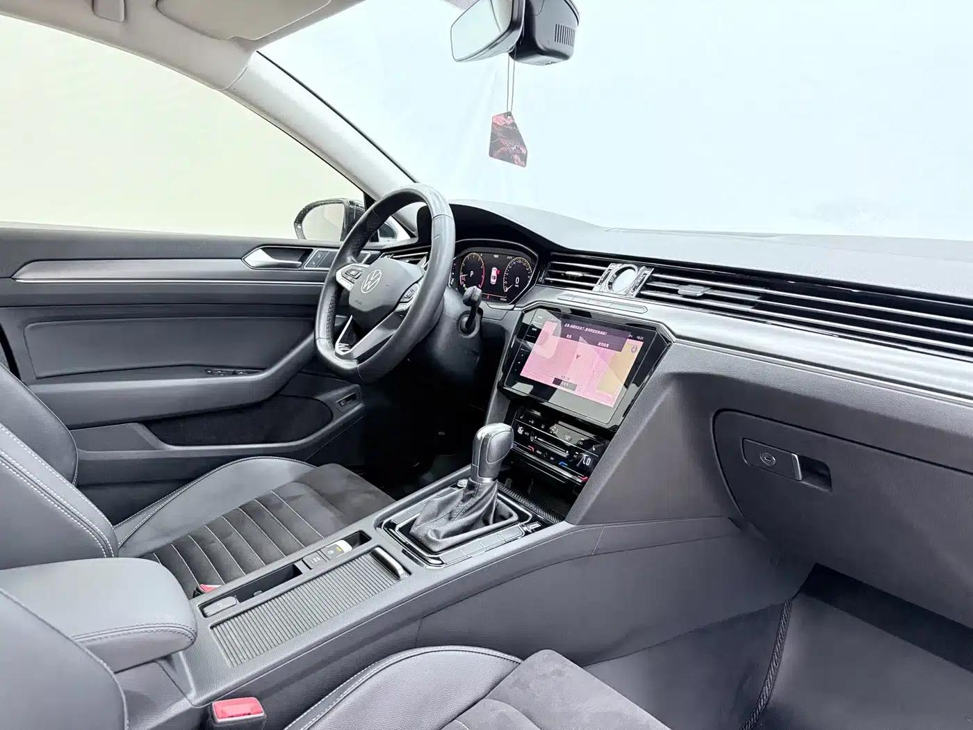 Volkswagen Passat 2021 330TSI DSG 30th Anniversary Edition — миниатюра 12