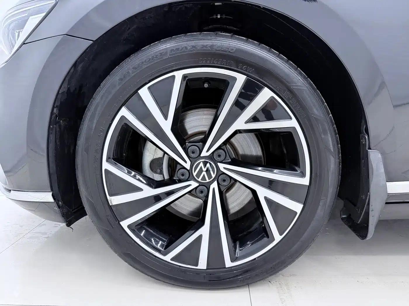 Volkswagen Passat 2021 330TSI DSG 30th Anniversary Edition — миниатюра 18