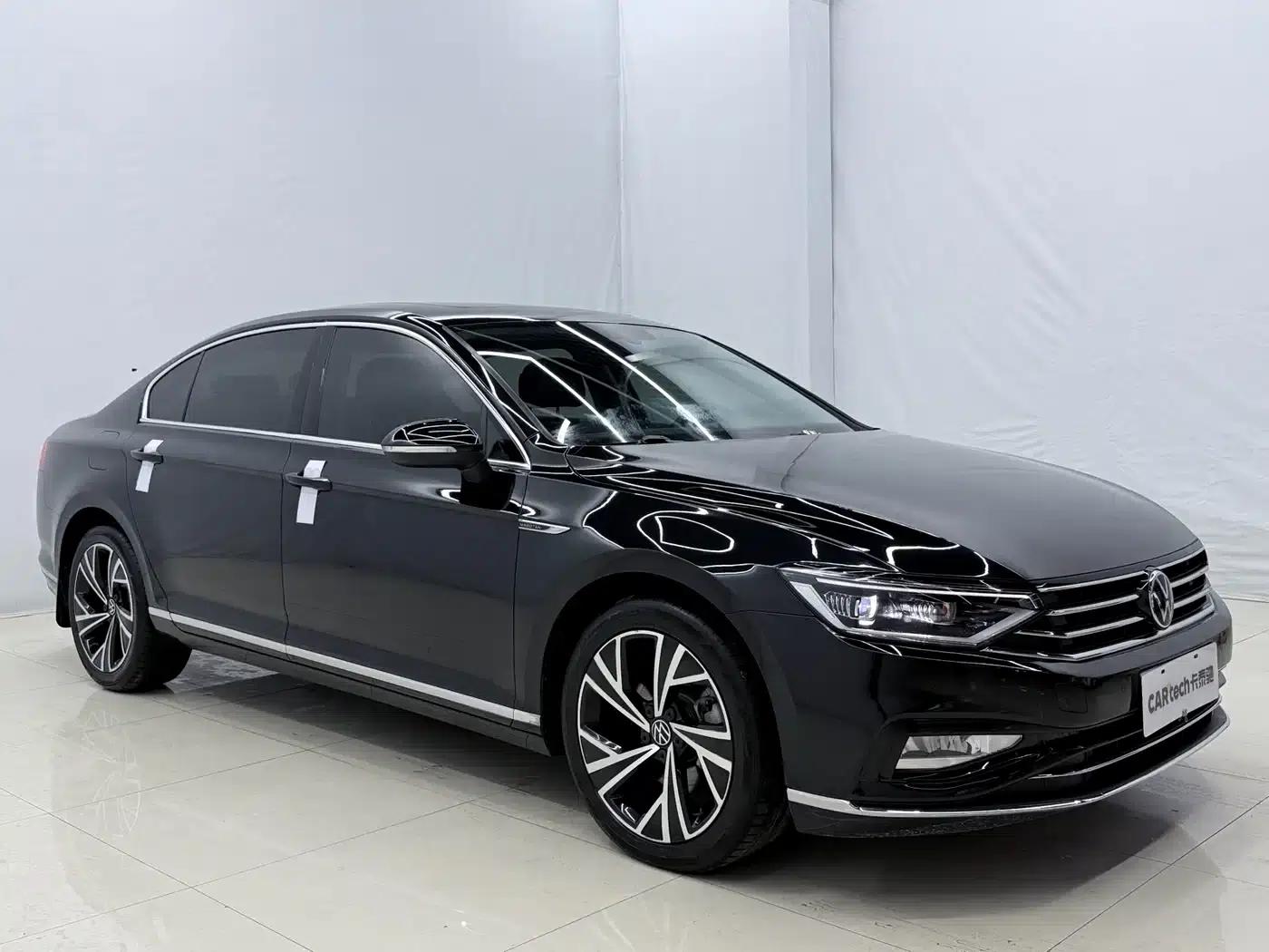 Volkswagen Passat 2021 330TSI DSG 30th Anniversary Edition — миниатюра 4