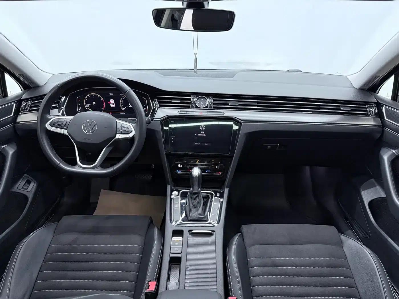 Volkswagen Passat 2021 330TSI DSG 30th Anniversary Edition — миниатюра 6