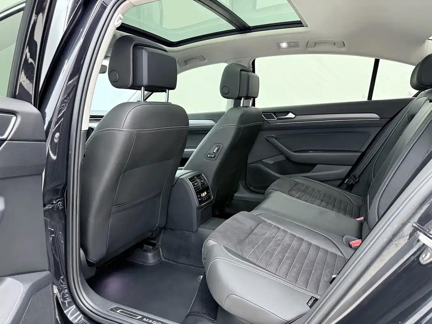 Volkswagen Passat 2021 330TSI DSG 30th Anniversary Edition — миниатюра 7