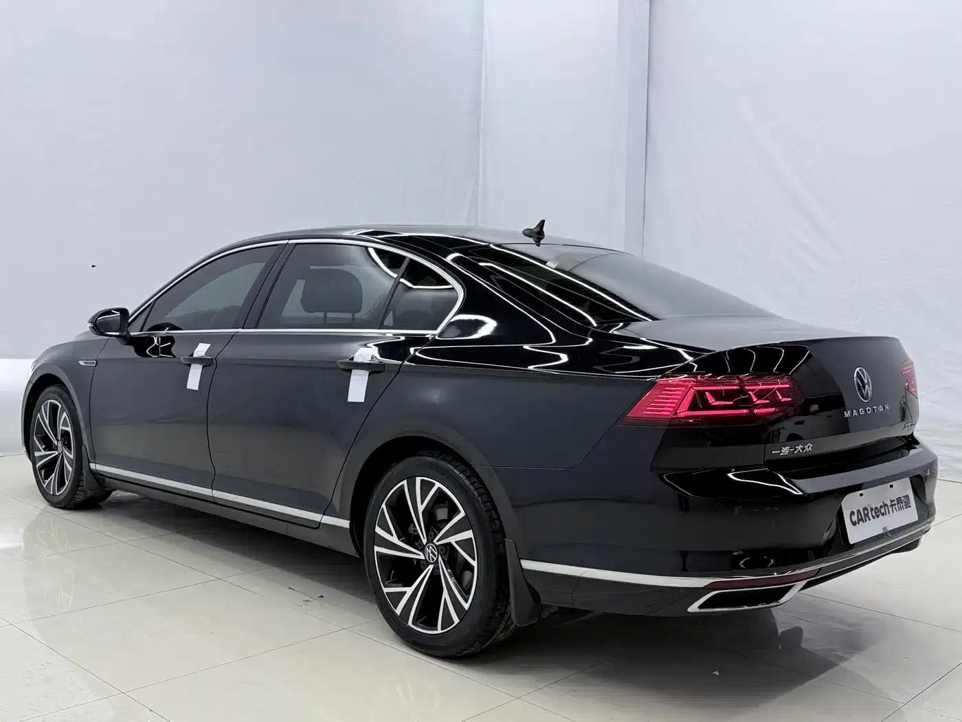 Volkswagen Passat 2021 330TSI DSG 30th Anniversary Edition — миниатюра 10