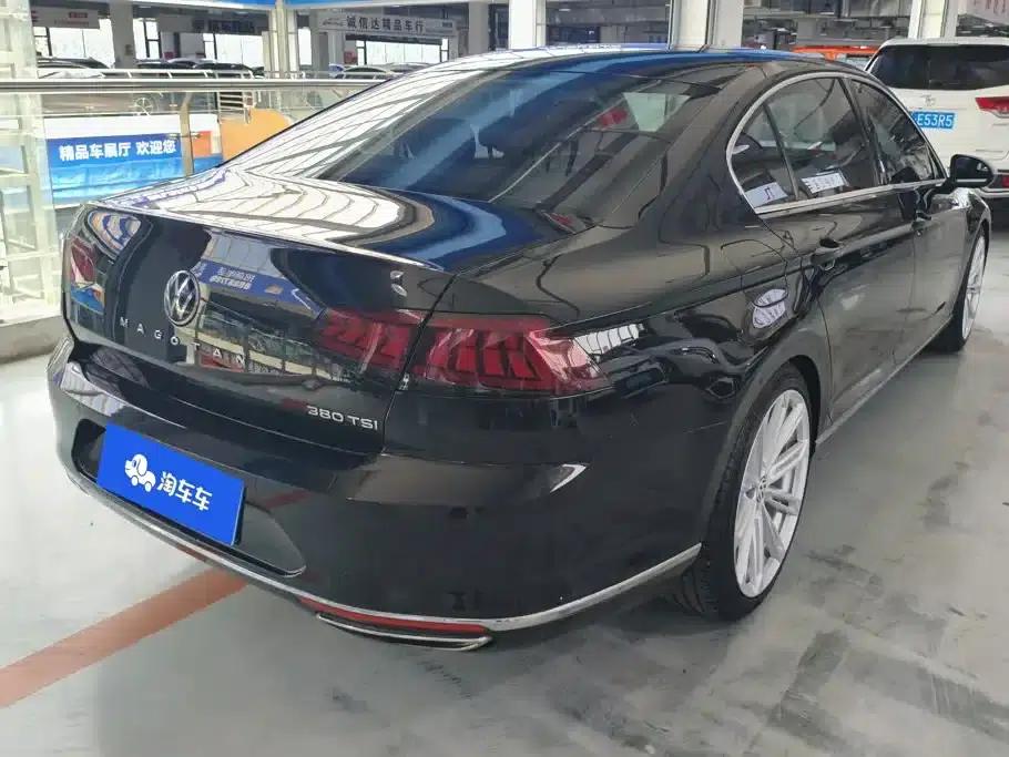 2017 Volkswagen Passat 380TSI DSG Luxury — миниатюра 3