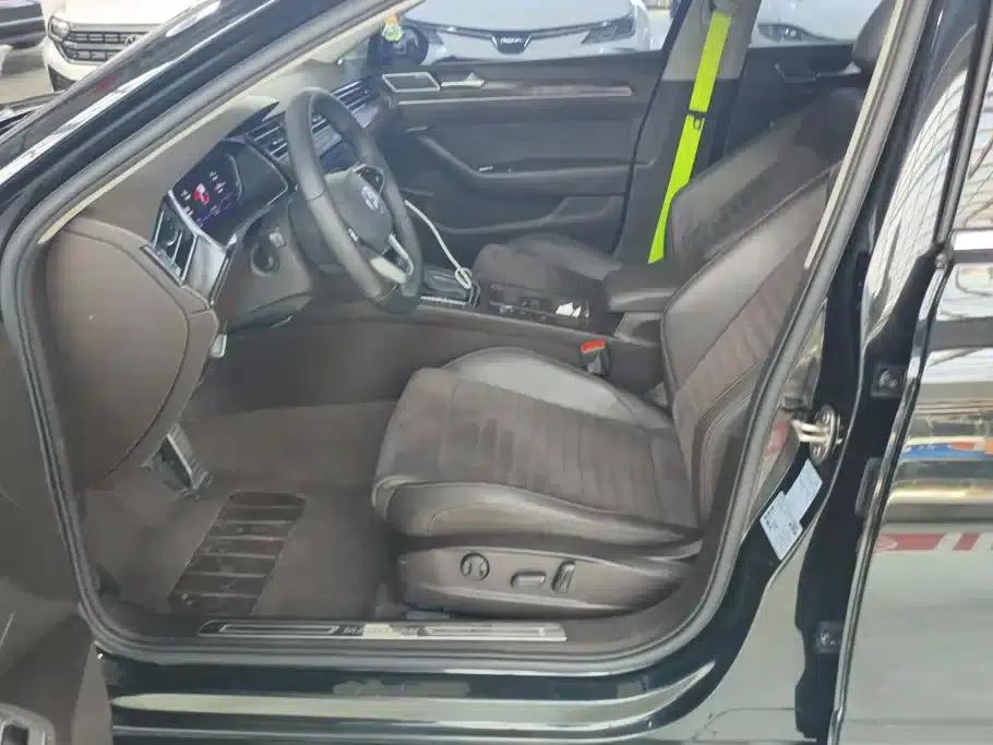 2017 Volkswagen Passat 380TSI DSG Luxury — миниатюра 9