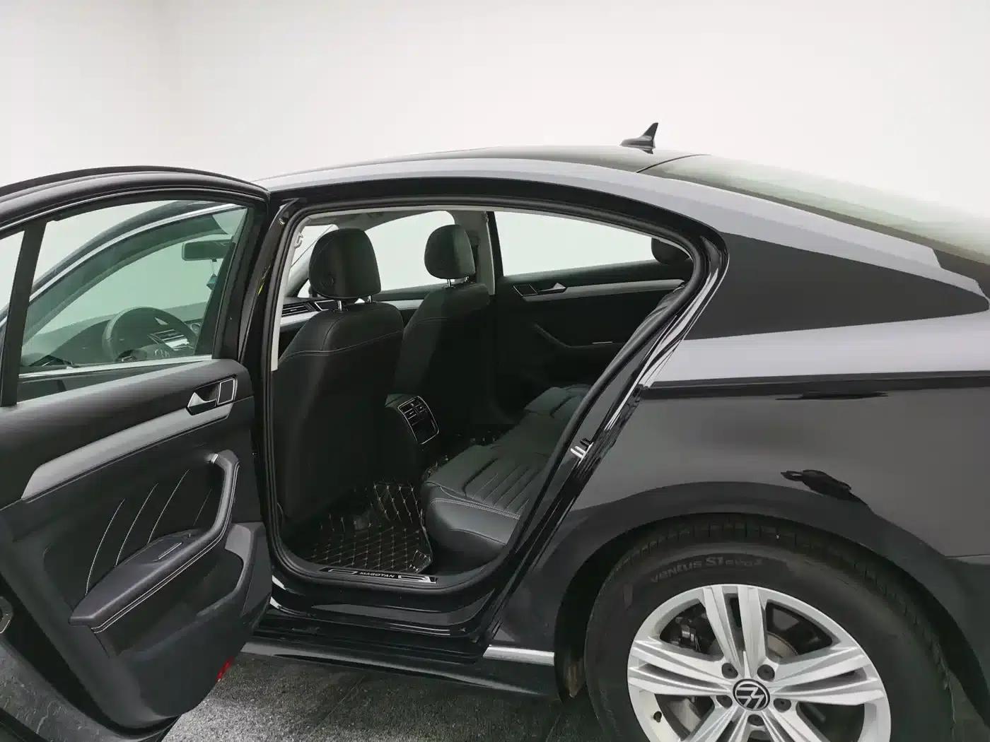 2024 Volkswagen Magotan 2028 2 Million Unit Limited Edition 280TSI DSG Comfort Model — миниатюра 11