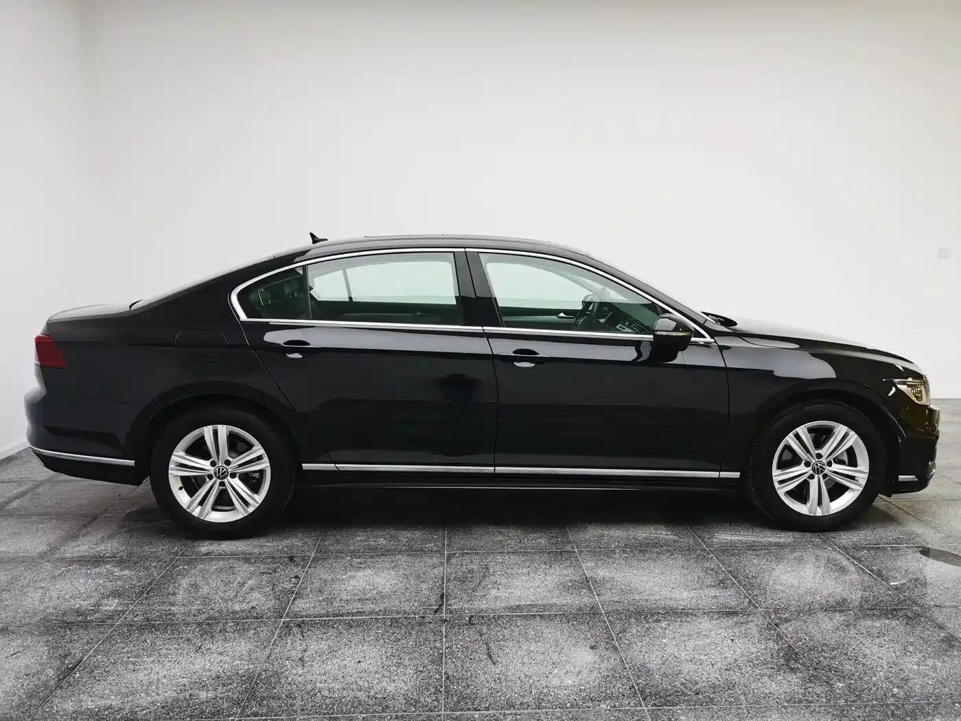 2024 Volkswagen Magotan 2028 2 Million Unit Limited Edition 280TSI DSG Comfort Model — миниатюра 16