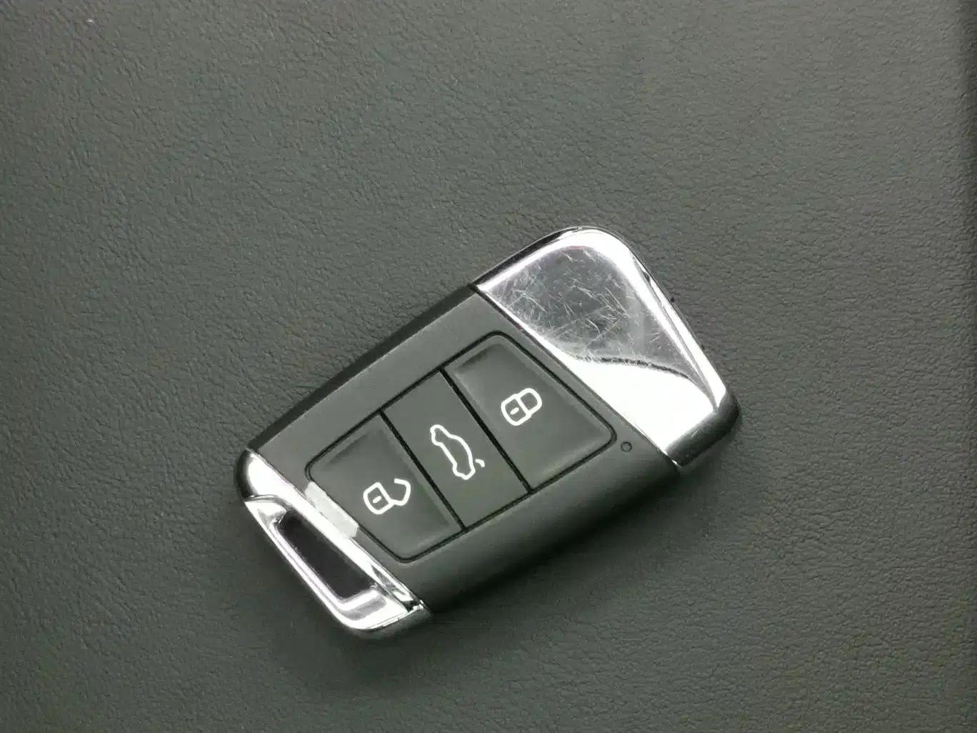2024 Volkswagen Magotan 2028 2 Million Unit Limited Edition 280TSI DSG Comfort Model — миниатюра 22