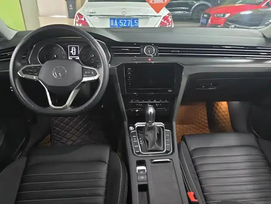 2020 Volkswagen Passat 330TSI DSG Leading Edition — миниатюра 12
