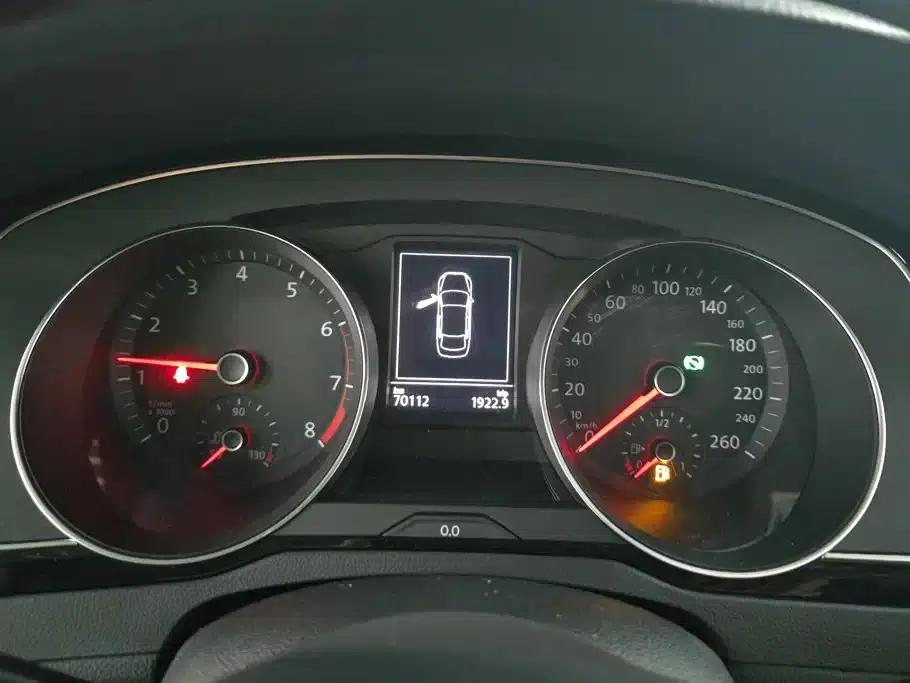 2020 Volkswagen Passat 330TSI DSG Leading Edition — миниатюра 14