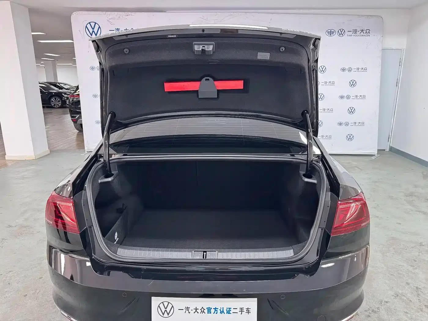 2026 Volkswagen Magotan 30 Million Unit Selection Edition 380TSI DSG Luxury — миниатюра 18