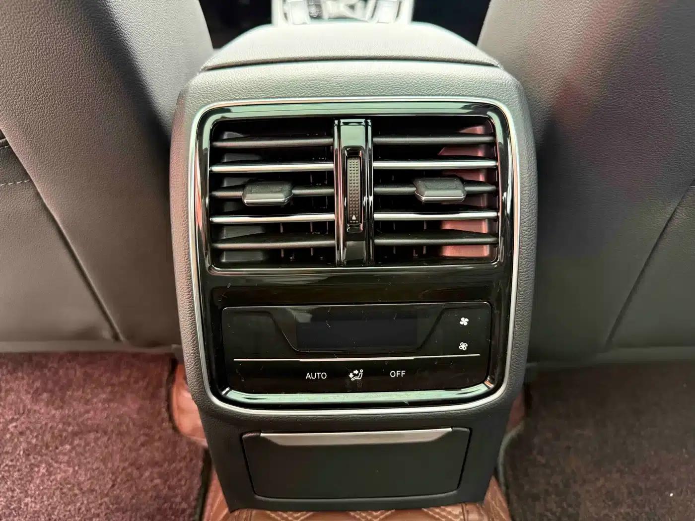 2020 Volkswagen Passat 330TSI DSG Leading Edition — миниатюра 8