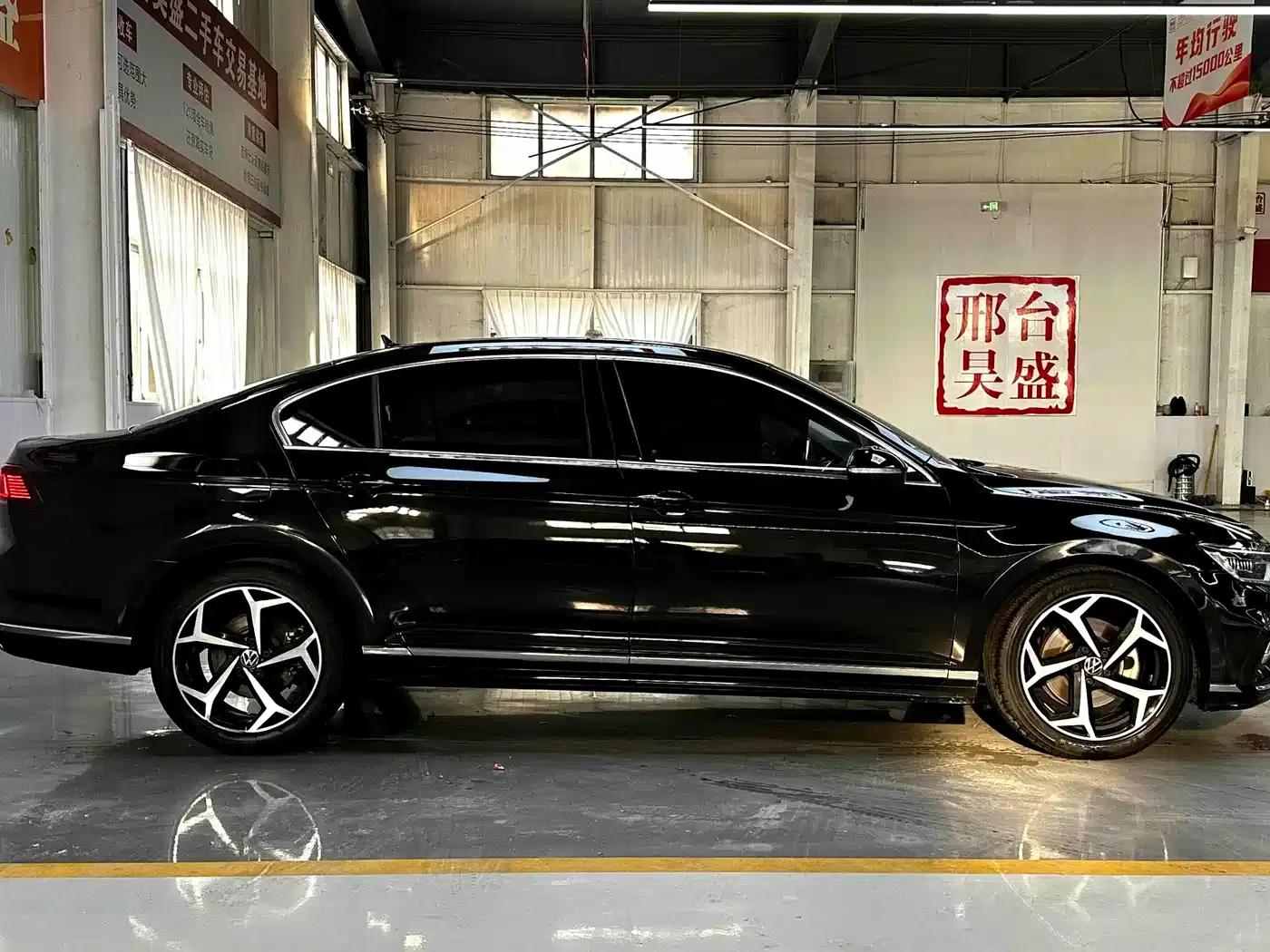 Volkswagen Magotan 2023 2 Millionth Unit Commemorative Edition 280TSI DSG Comfort Model — миниатюра 4