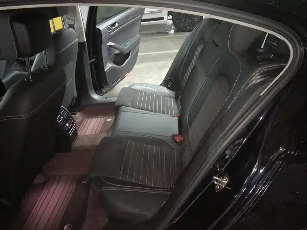 Volkswagen Passat 2021 330TSI DSG 30th Anniversary Edition — миниатюра 15