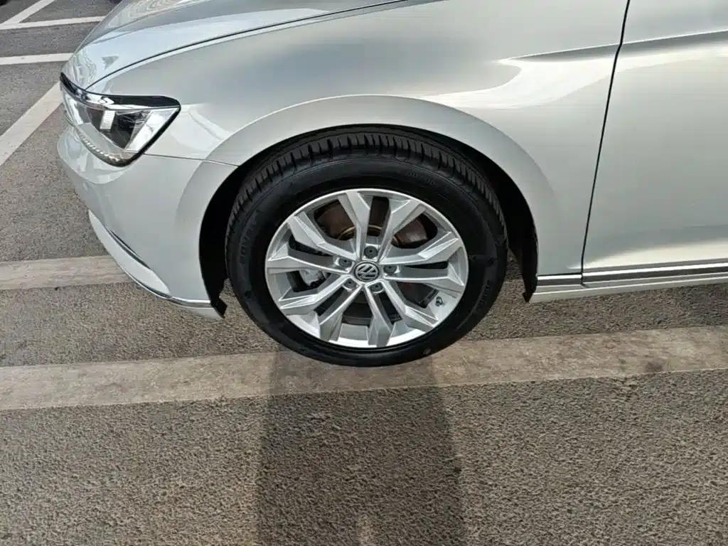 2017 Volkswagen Passat 330TSI DSG Luxury — миниатюра 23