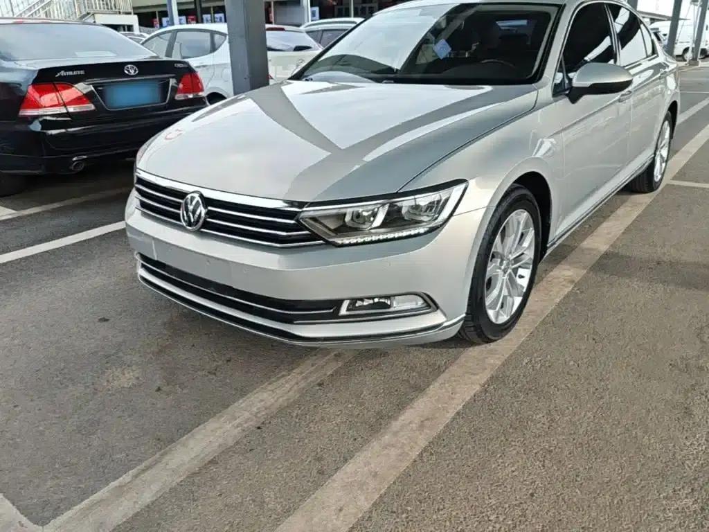 2017 Volkswagen Passat 330TSI DSG Luxury — миниатюра 24