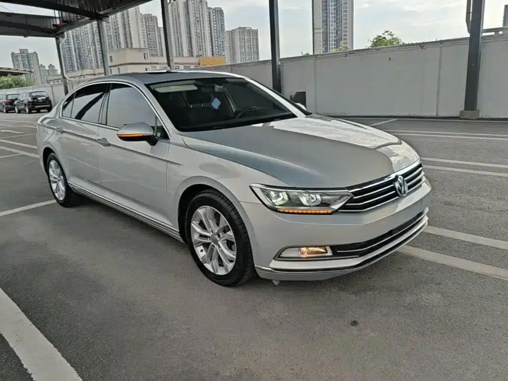 2017 Volkswagen Passat 330TSI DSG Luxury — миниатюра 4