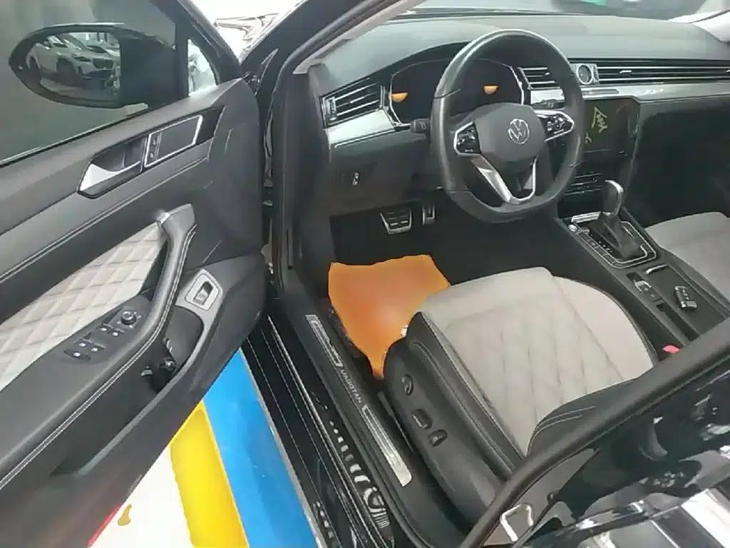 Volkswagen Magotan 2023 2 Millionth Unit Commemorative Edition 330TSI DSG Leading Model — миниатюра 16