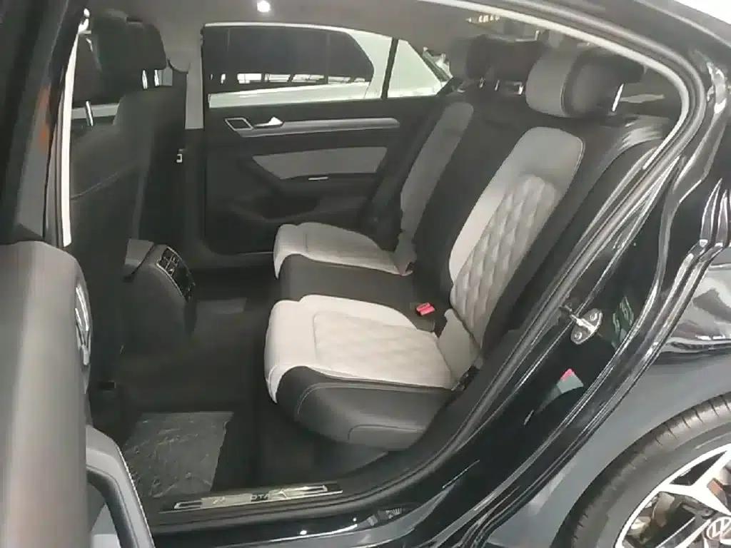 Volkswagen Magotan 2023 2 Millionth Unit Commemorative Edition 330TSI DSG Leading Model — миниатюра 17