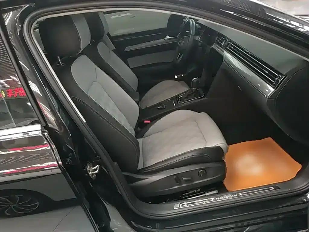 Volkswagen Magotan 2023 2 Millionth Unit Commemorative Edition 330TSI DSG Leading Model — миниатюра 25