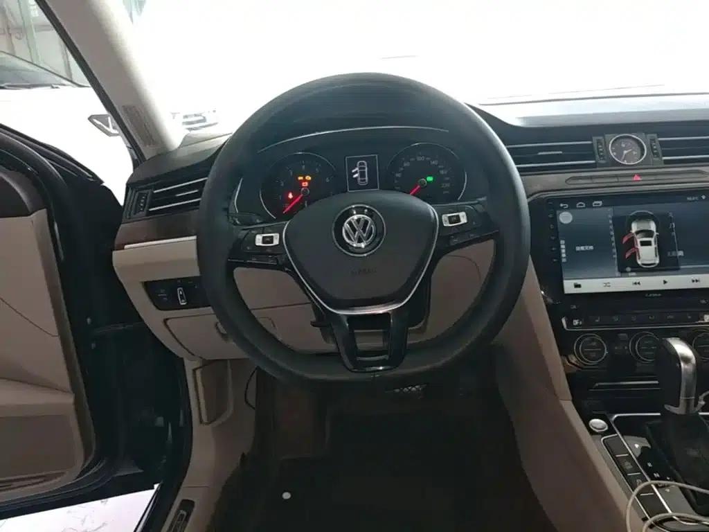 2017 Volkswagen Passat 330TSI DSG Luxury — миниатюра 11