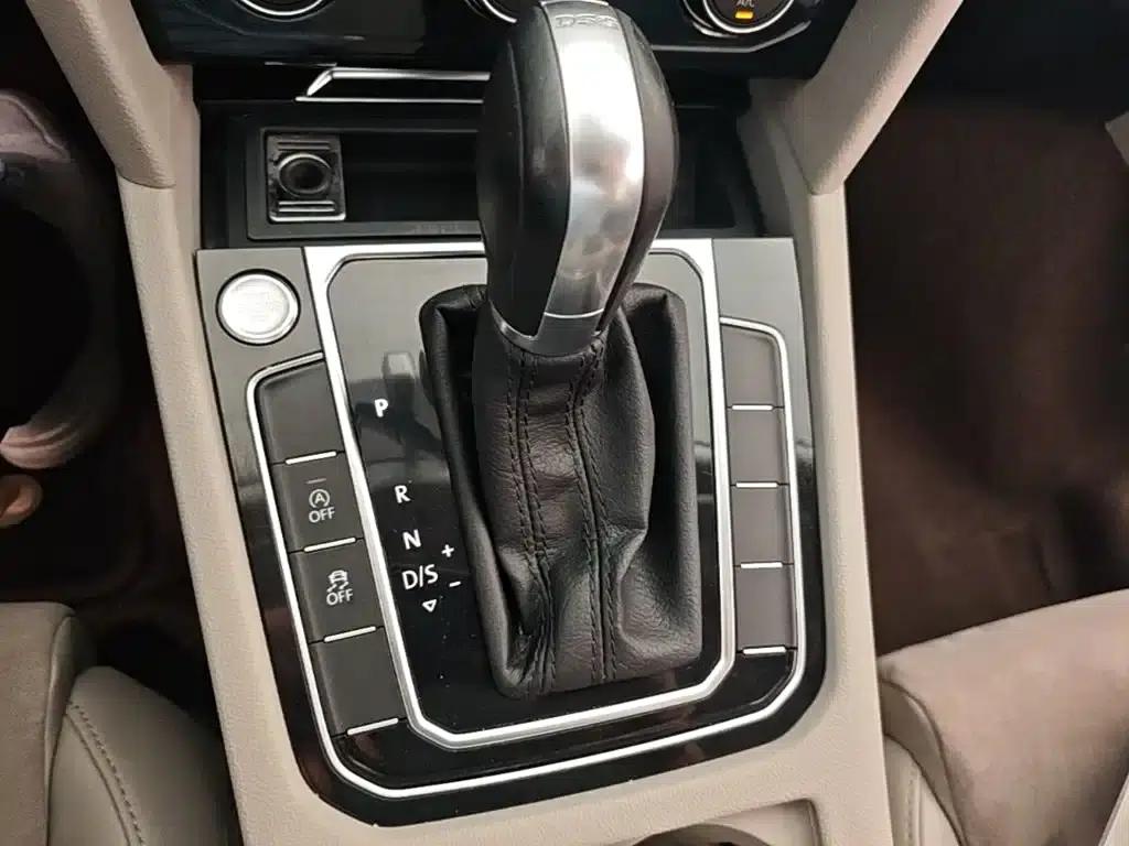 2017 Volkswagen Passat 330TSI DSG Luxury — миниатюра 14