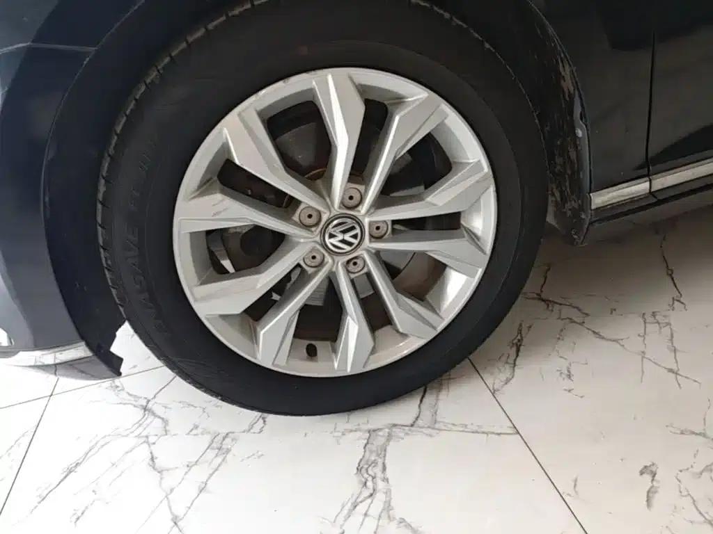 2017 Volkswagen Passat 330TSI DSG Luxury — миниатюра 23