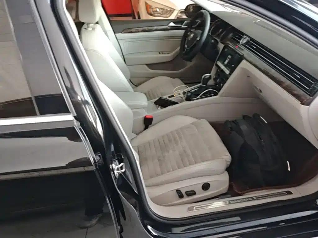 2017 Volkswagen Passat 330TSI DSG Luxury — миниатюра 25