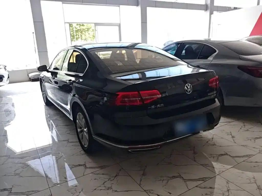 2017 Volkswagen Passat 330TSI DSG Luxury — миниатюра 5