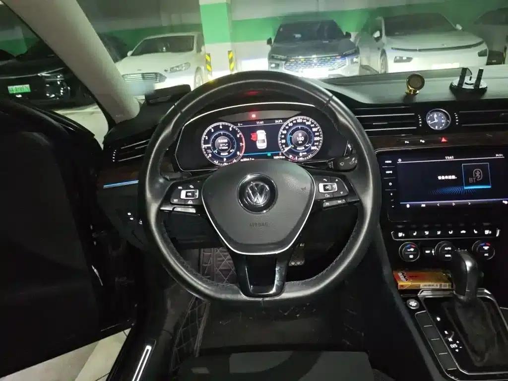 2018 Volkswagen Passat 330TSI DSG Premium — миниатюра 3