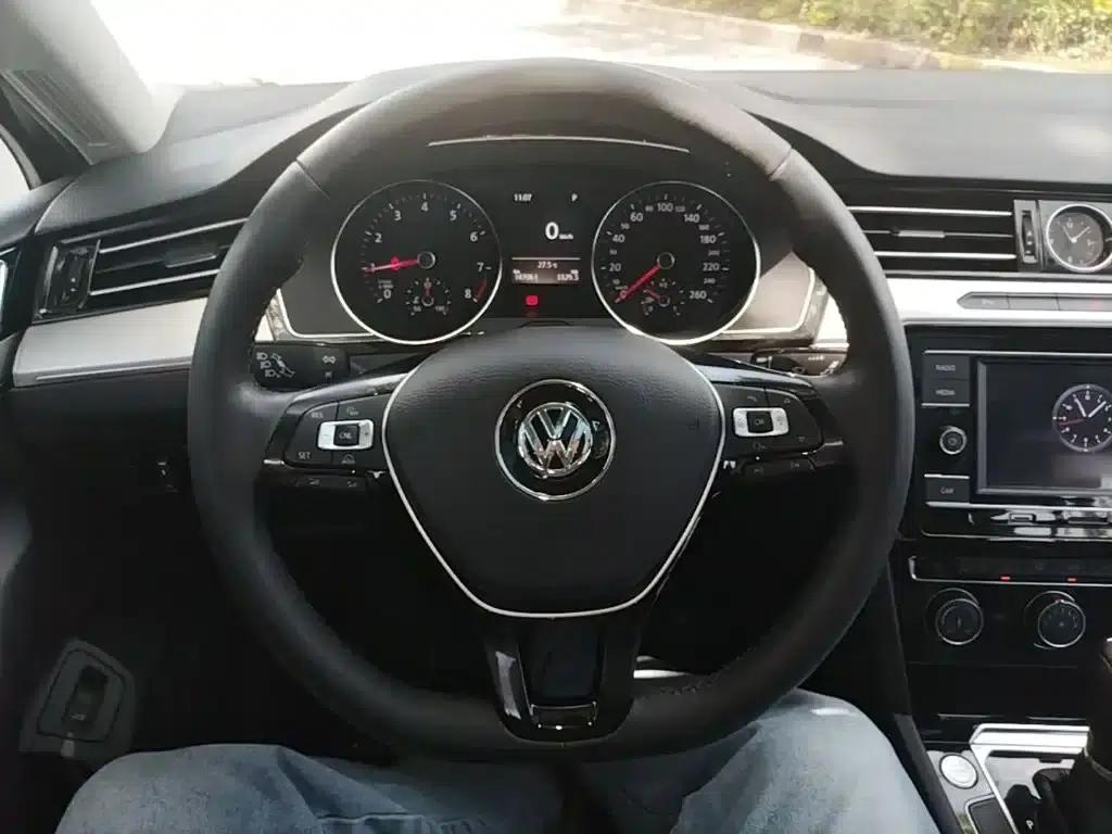 2018 Volkswagen Passat 330TSI DSG Leading Edition — миниатюра 11