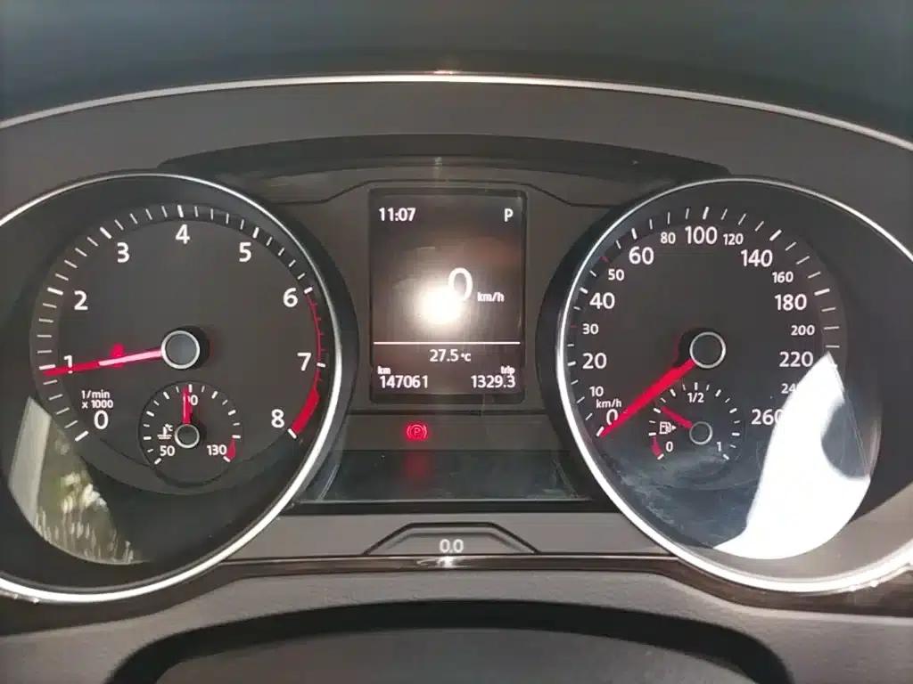 2018 Volkswagen Passat 330TSI DSG Leading Edition — миниатюра 12