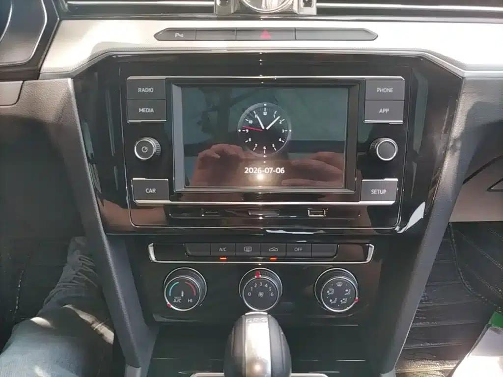 2018 Volkswagen Passat 330TSI DSG Leading Edition — миниатюра 13