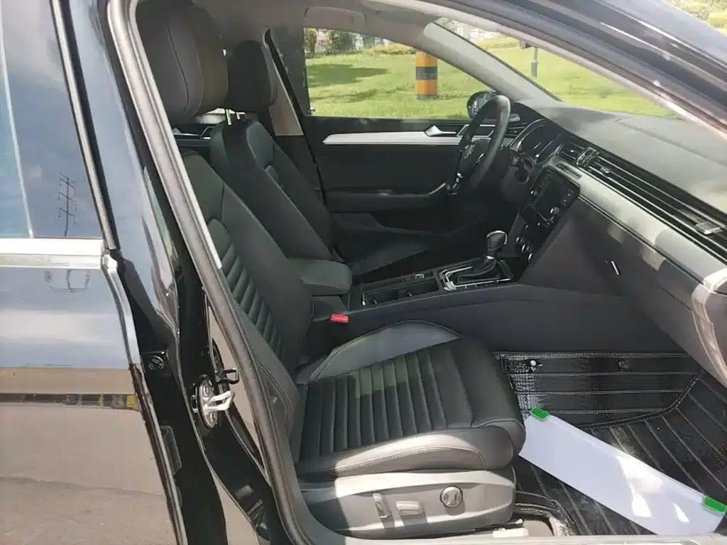 2018 Volkswagen Passat 330TSI DSG Leading Edition — миниатюра 25