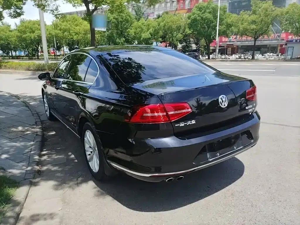 2018 Volkswagen Passat 330TSI DSG Leading Edition — миниатюра 5